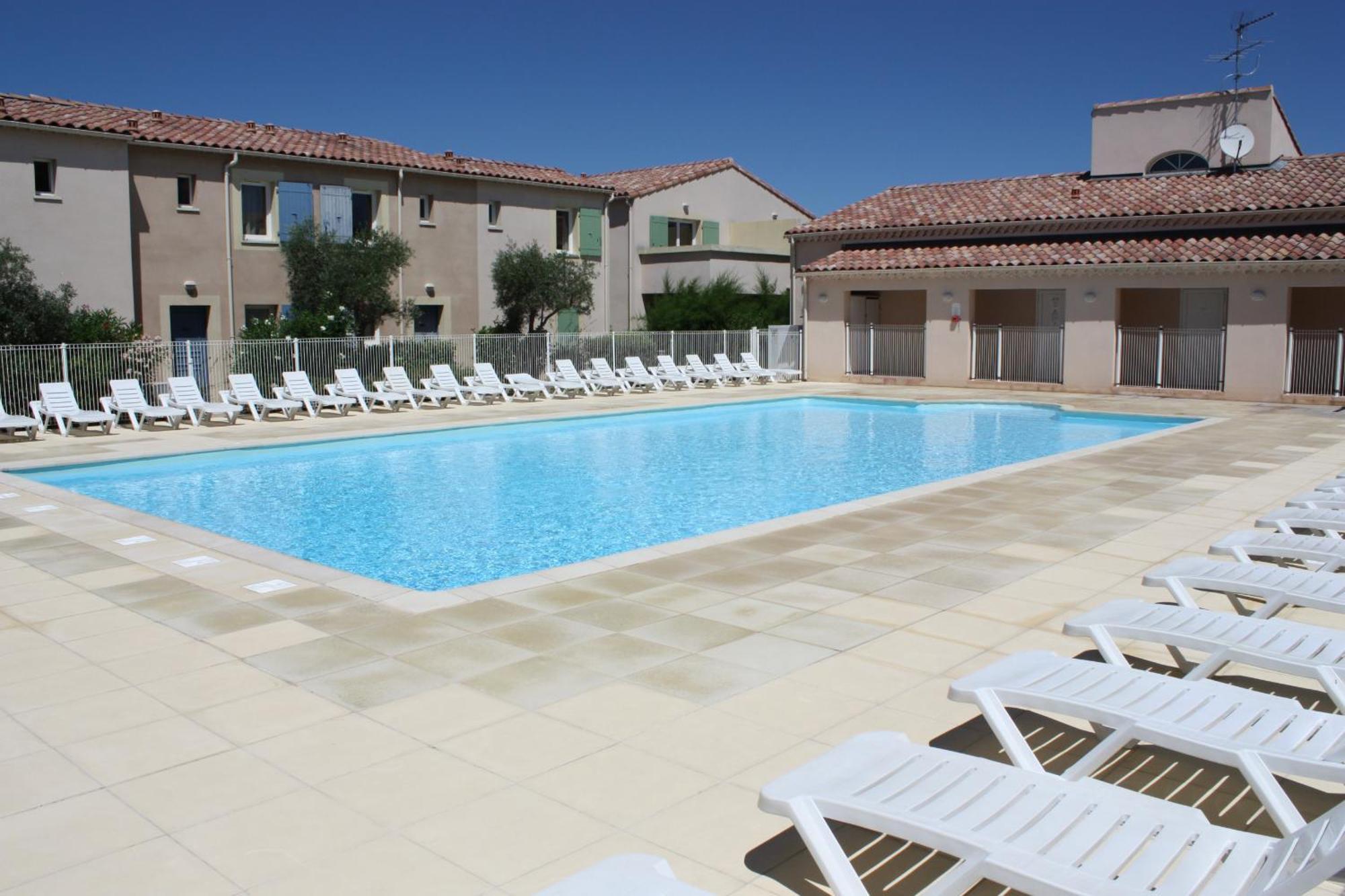 Pleasant Gite, With Collective Heated Swimming Pool, In The Heart Of The Alpilles In Mouries, 4/6 People. Villa Exterior photo